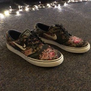 Nike SB Janoski shoes